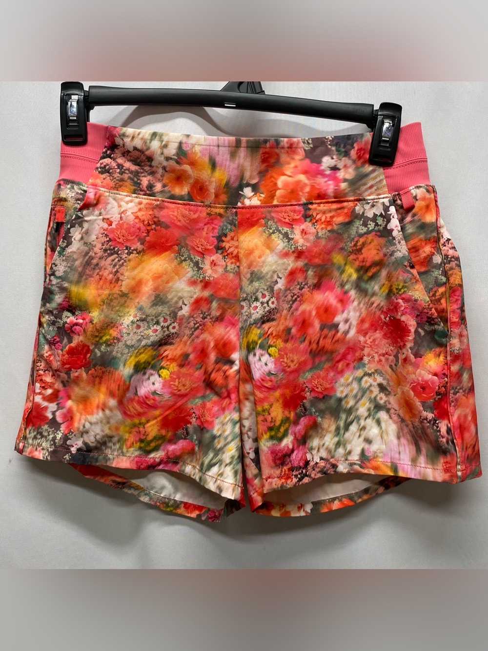 Athleta womens shorts 8 floral vibrant colorful gym workout running Brooklyn